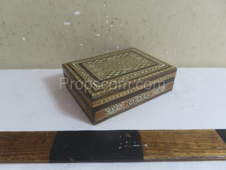 Wooden jewelry box