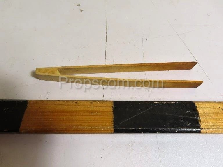 Wooden tweezers