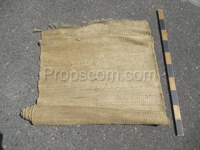 Carpet burlap tread