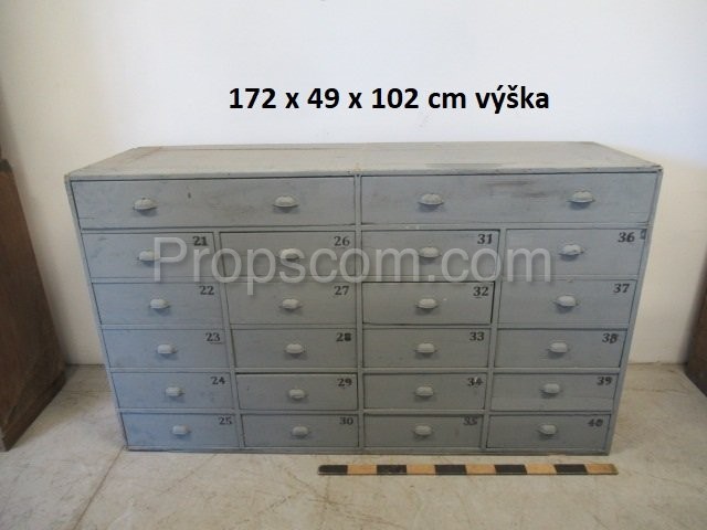 Workshop cabinet with drawers