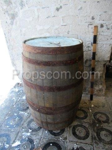 Barrel with forged hoops