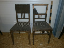 Židle dřevo kůže poškozené 