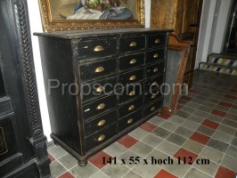 Chest of drawers