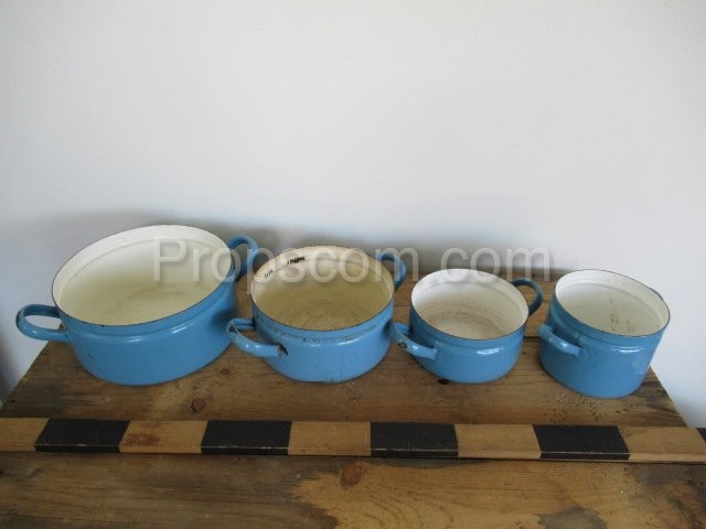 Enamel pots