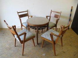 Coffee table with armchairs