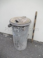 dustbin with lid