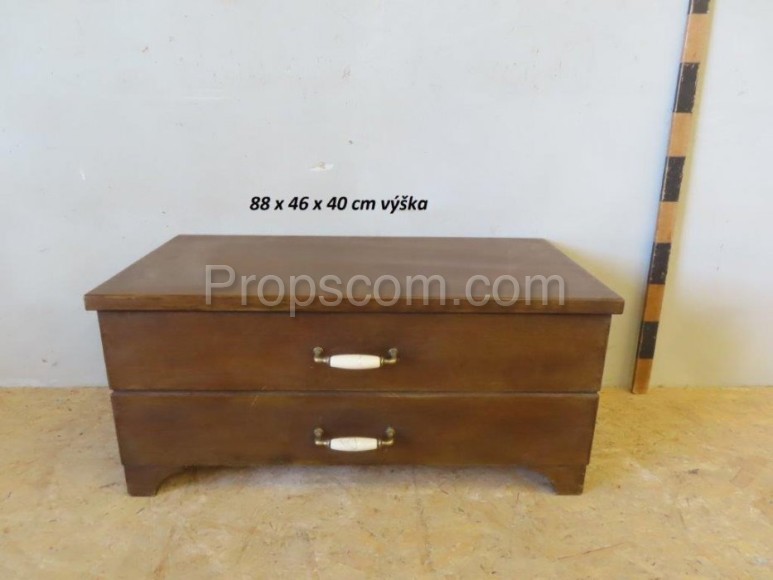 Low cabinet with drawers