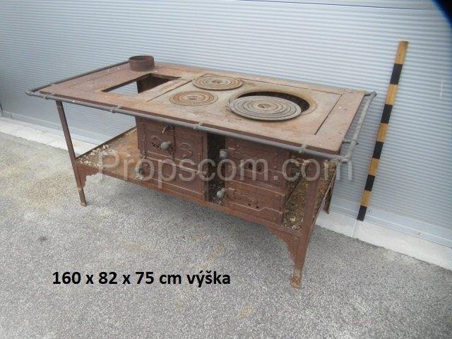 Stove with hotplates