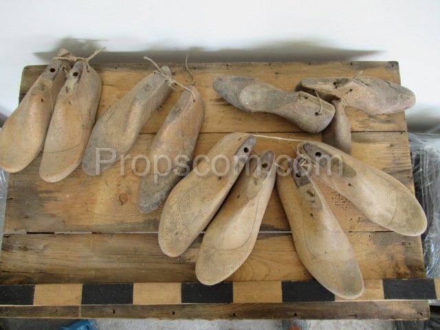 Shoemaker's wooden hooves