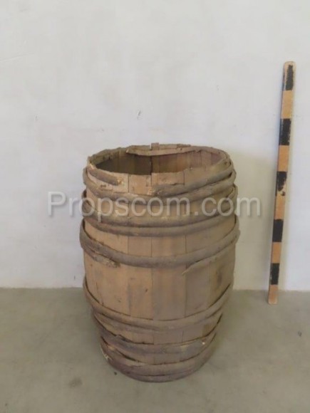 Barrel with bran hoops