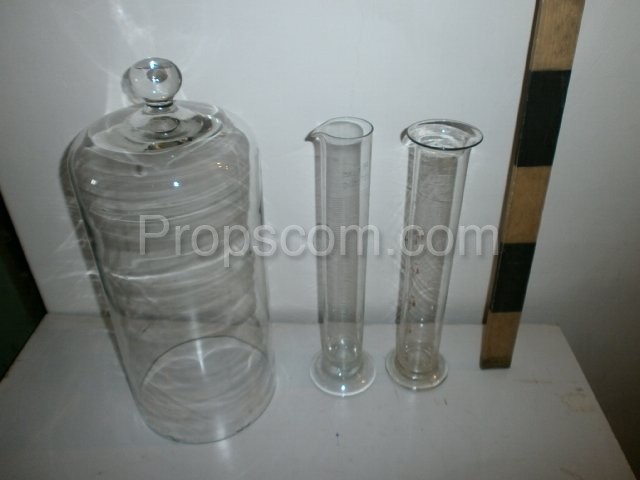 Hatch, measuring cylinders