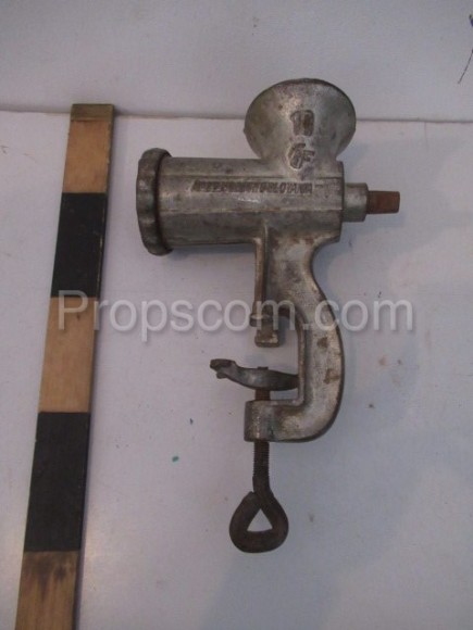 Meat grinder without handle