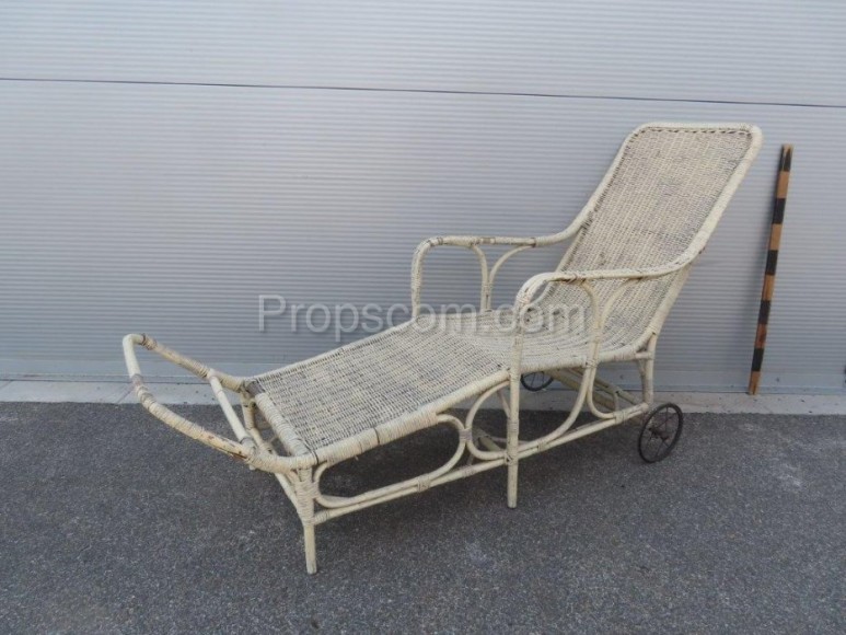 Rattan garden deckchair