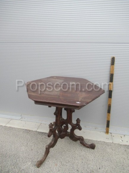 Stůl dřevěný šestihranný