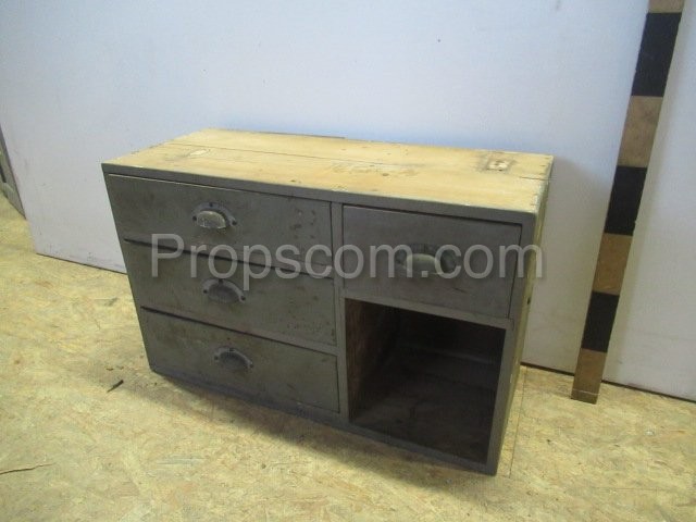 Workshop cabinet with drawers