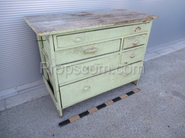 Workshop cabinet with drawers