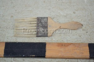 Flat lining brush