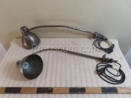 Table lamp with handle