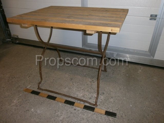 Garden folding table