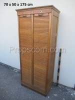Locker with blinds