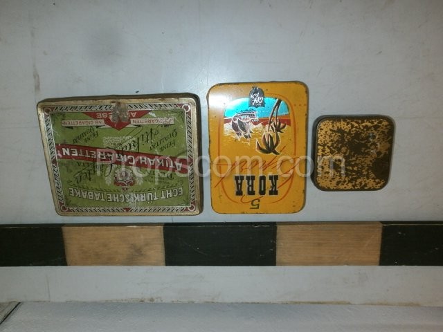 Cigarette boxes