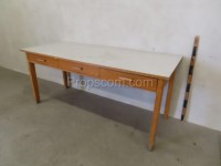 Table with umakart top