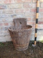 Oval bucket