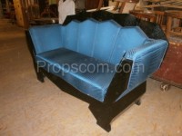 Blauschwarzes Sofa