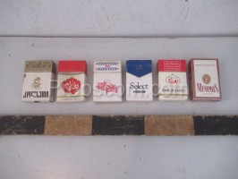 Cigarette boxes mix