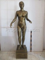 Statue of a woman nude