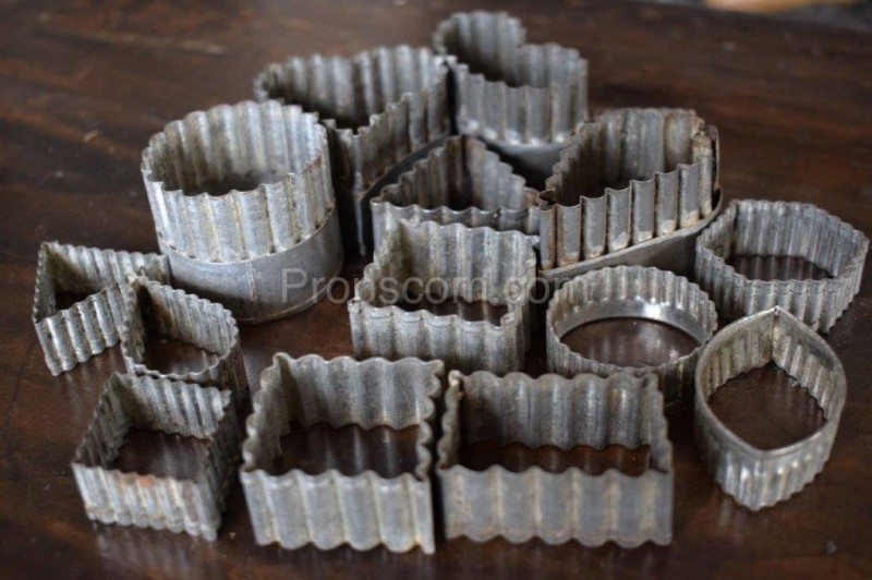 Confectionery cutters