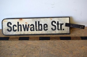 Information signs: Schwalbe Straße