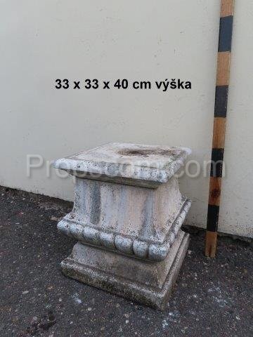 Pedestal under a flowerpot