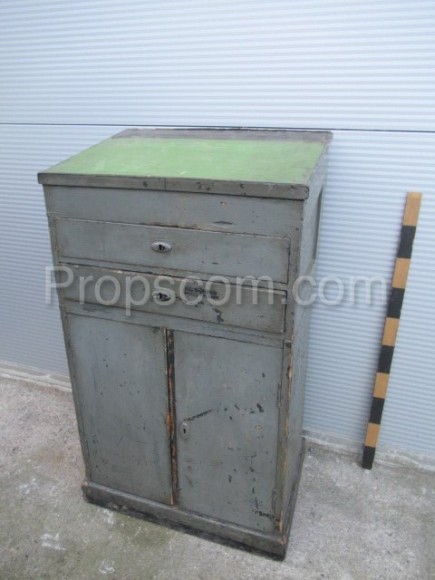 Workshop cabinet with drawers