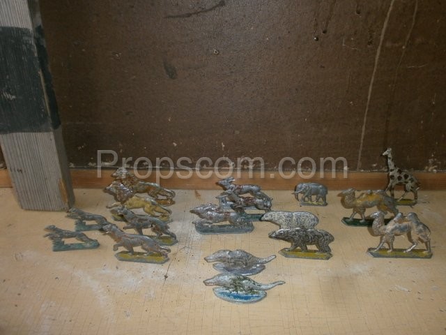 Tin figurines