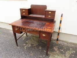 Desk with extension