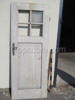dveře pravé bílé částečně prosklené 