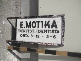 Reklamní plechová cedule: Dentista