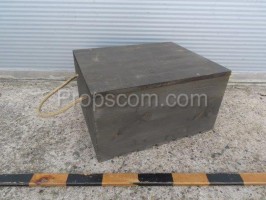 Crate with handle