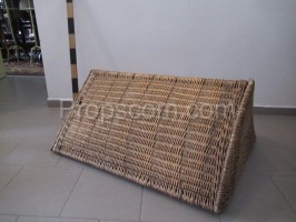 Corner wicker base