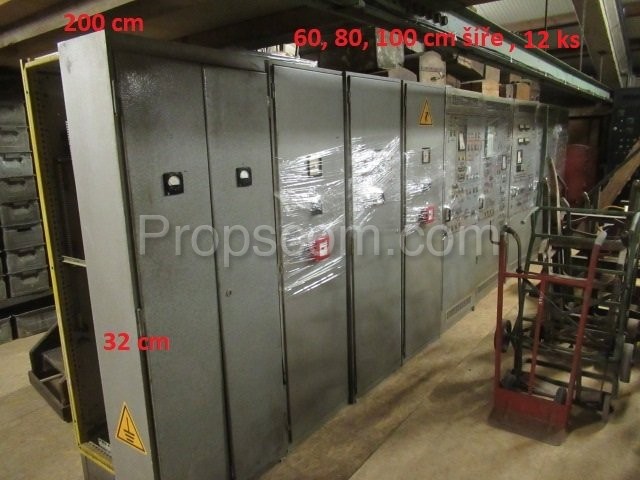 Industrial distribution cabinets