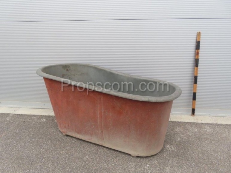 Copper bathtub