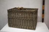 Storage basket with lid