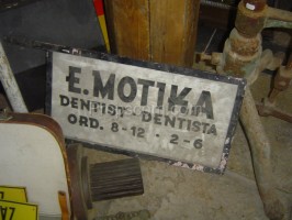 German advertising sign Dentist