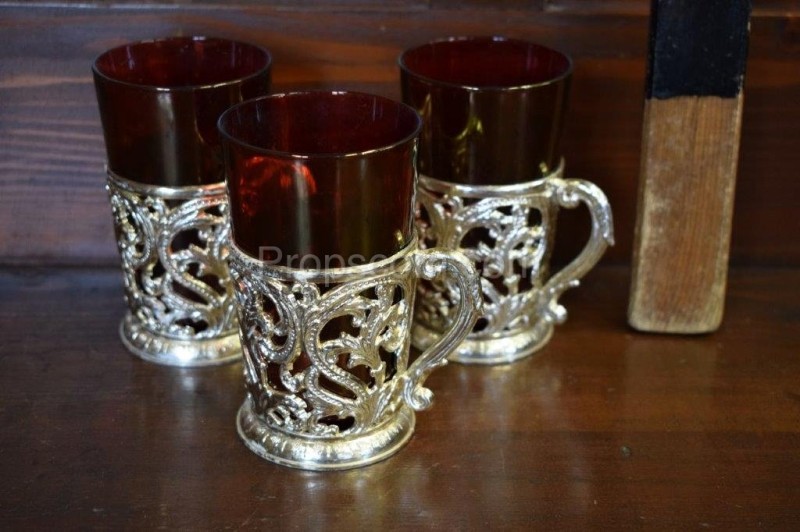 Red glass mugs