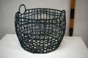 Basket woven green