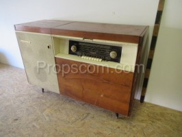 Music cabinet with turntable and radio