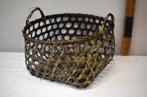 Knitted basket