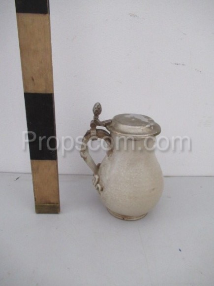 Jug with lid