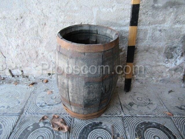 Barrel with forged hoops